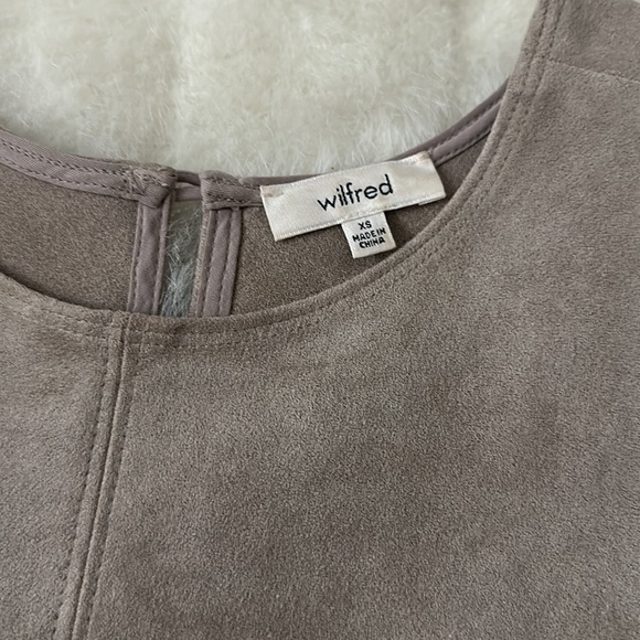 XS Aritzia Wilfred taupe faux suede sleeveless crop top - Picture 2 of 5